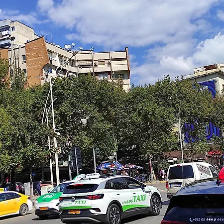 Center Rustic Retreat Tirana