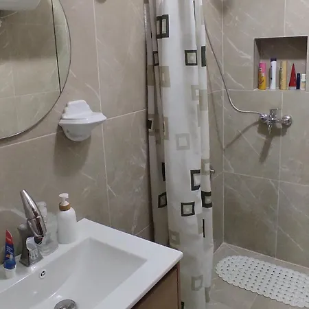 Apartment Center Rustic Retreat Tirana