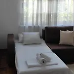 Center Rustic Retreat * 티라나