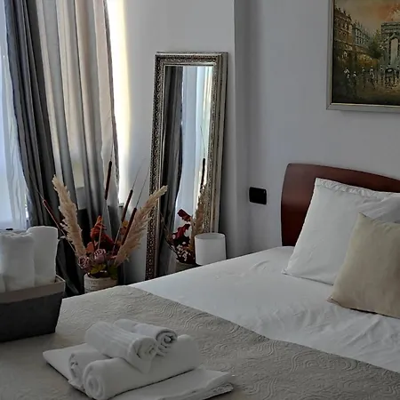 Center Rustic Retreat Appartamento